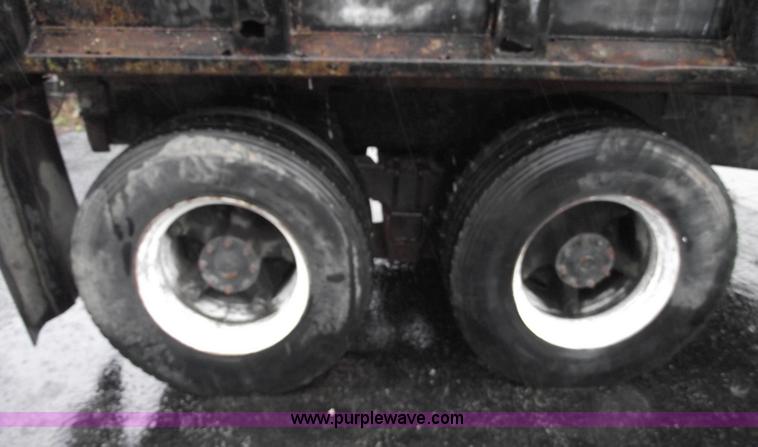 image for item 5853 1980 Ford F8000 dump truck