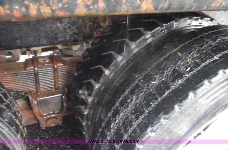 image for item 5853 1980 Ford F8000 dump truck