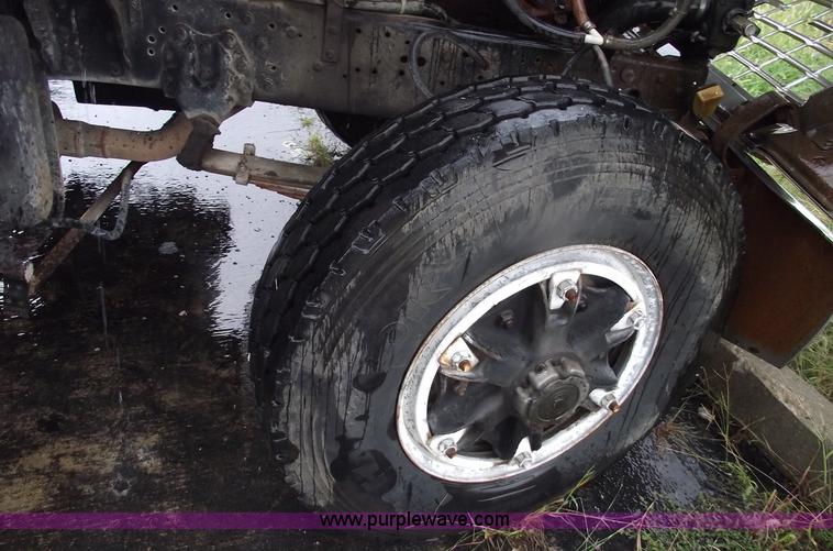 image for item 5853 1980 Ford F8000 dump truck