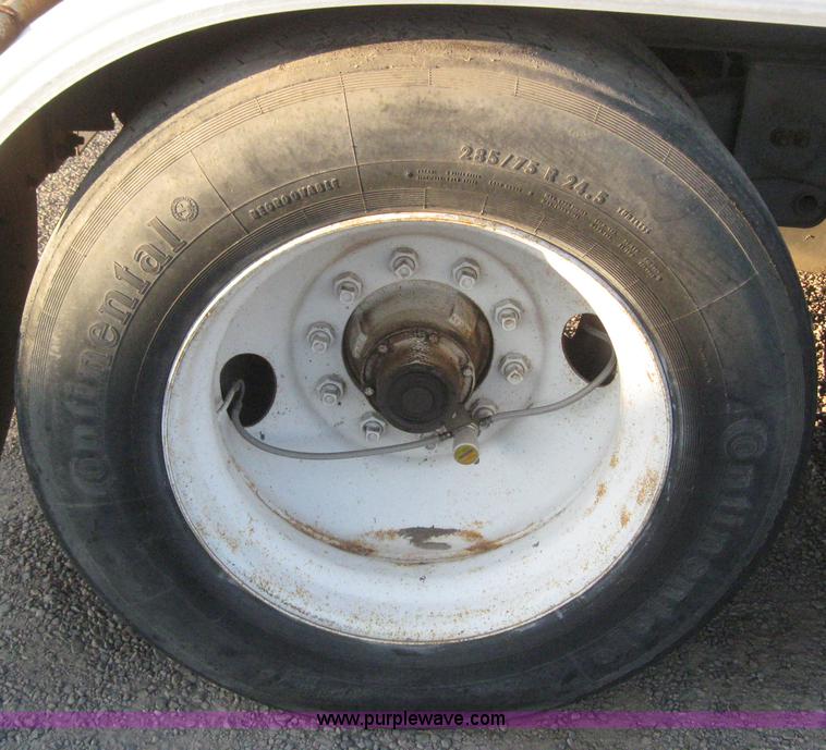 image for item 6160 1977 Trailmobile aluminum tanker trailer