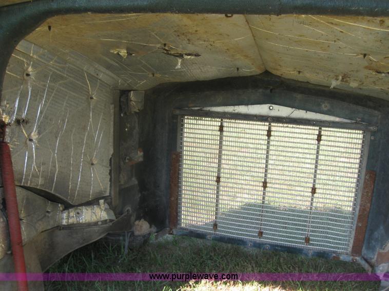 image for item 2277 Kenworth T-800 semi truck hood