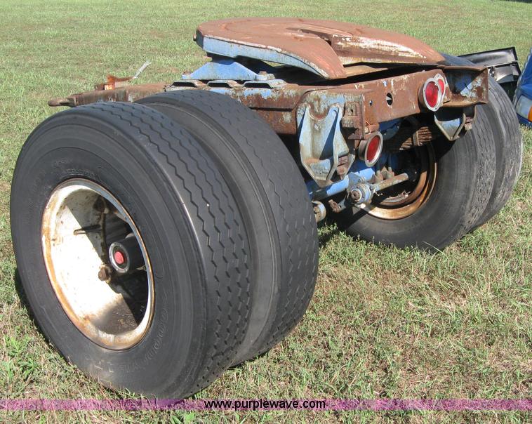 image for item 2279 Strick Model-400 semi trailer converter dolly