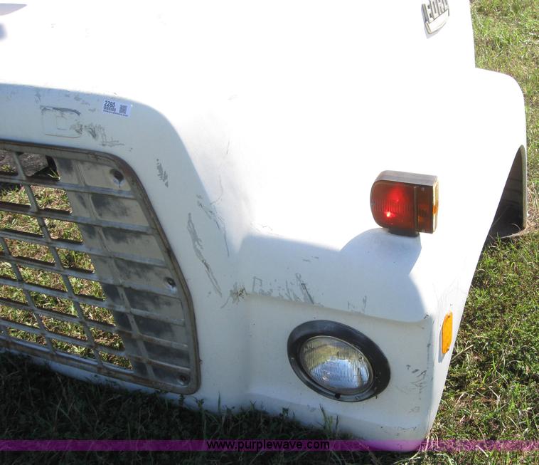 image for item 2280 Ford L series semi truck hood