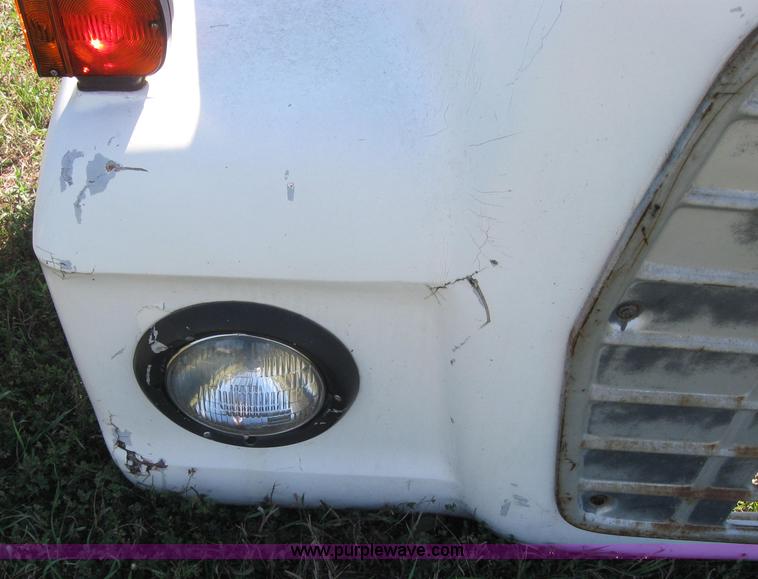 image for item 2280 Ford L series semi truck hood