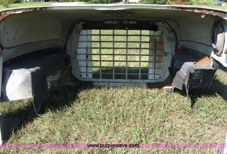 image for item 2280 Ford L series semi truck hood