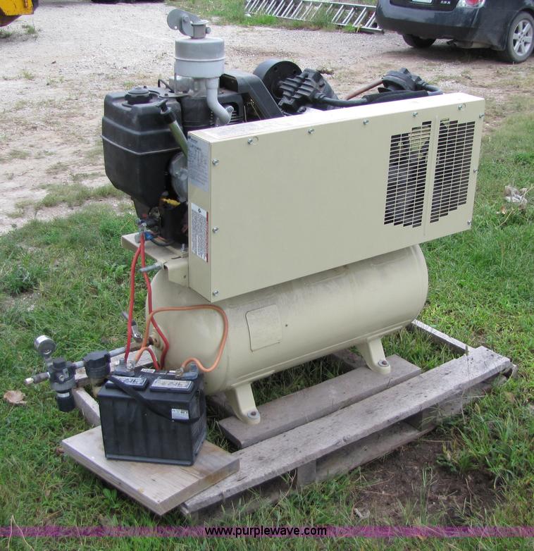 image for item 2297 Ingersoll Rand 2475 30 gallon air compressor