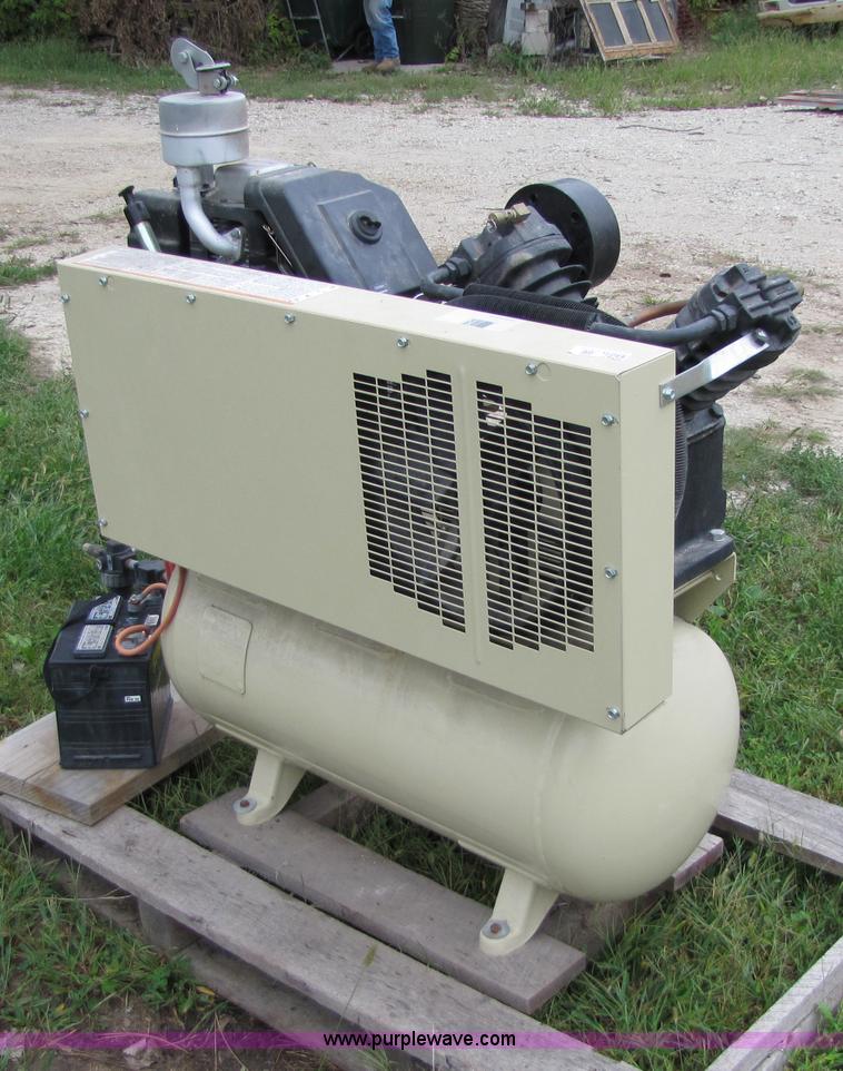 image for item 2297 Ingersoll Rand 2475 30 gallon air compressor