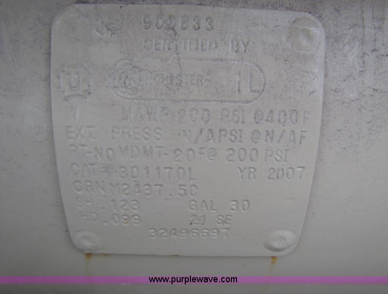 image for item 2297 Ingersoll Rand 2475 30 gallon air compressor