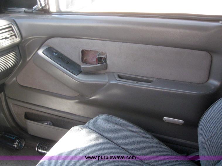 image for item 2978 1993 Isuzu Rodeo