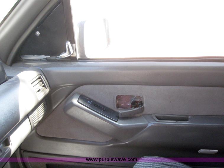 image for item 2978 1993 Isuzu Rodeo