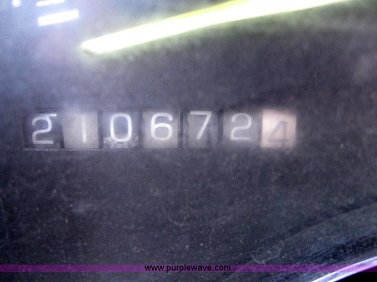 image for item 2993 1994 Chevrolet C1500 pickup truck