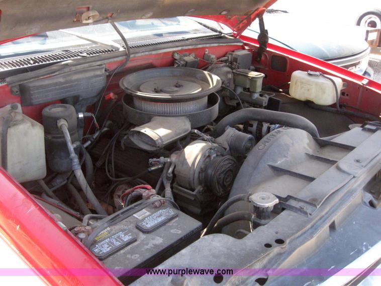 image for item 2993 1994 Chevrolet C1500 pickup truck