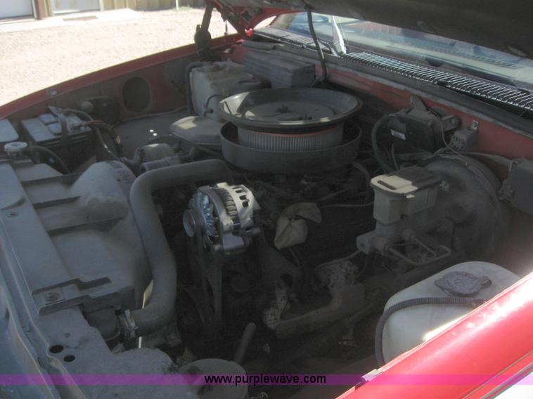 image for item 2993 1994 Chevrolet C1500 pickup truck