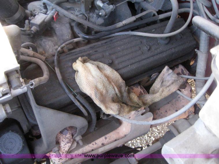 image for item 2993 1994 Chevrolet C1500 pickup truck