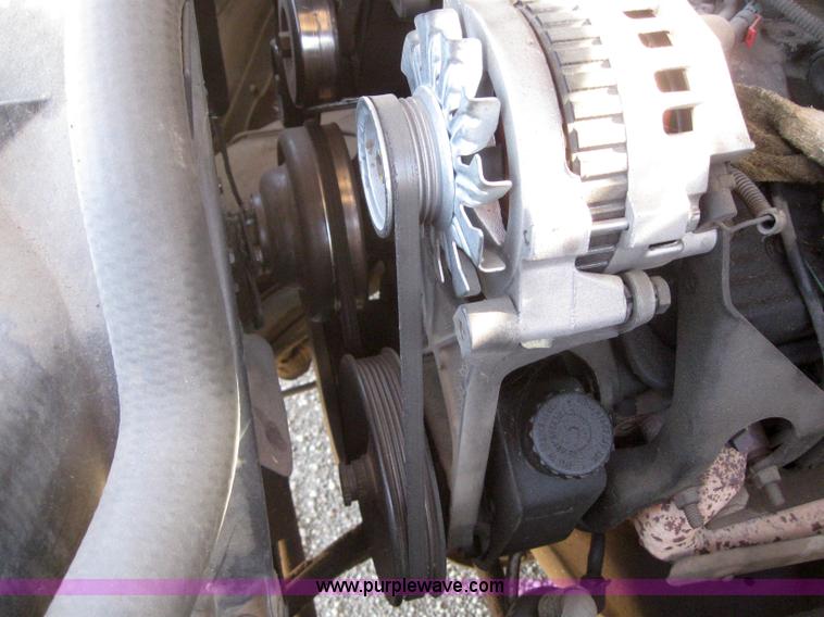 image for item 2993 1994 Chevrolet C1500 pickup truck