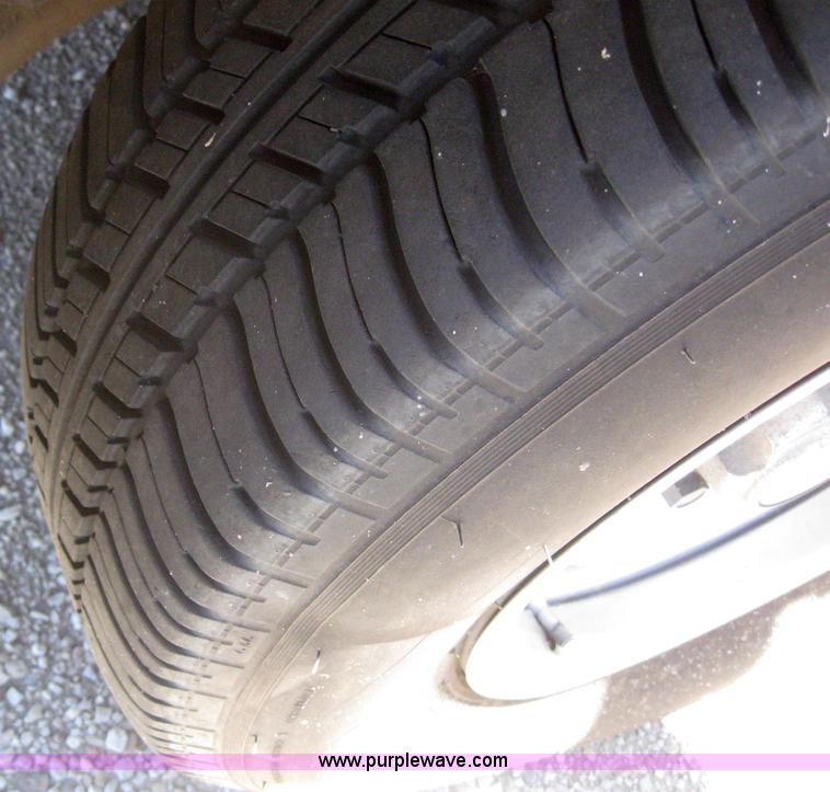 image for item 2993 1994 Chevrolet C1500 pickup truck