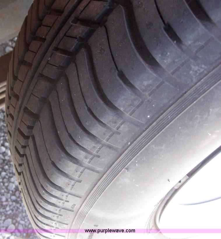 image for item 2993 1994 Chevrolet C1500 pickup truck