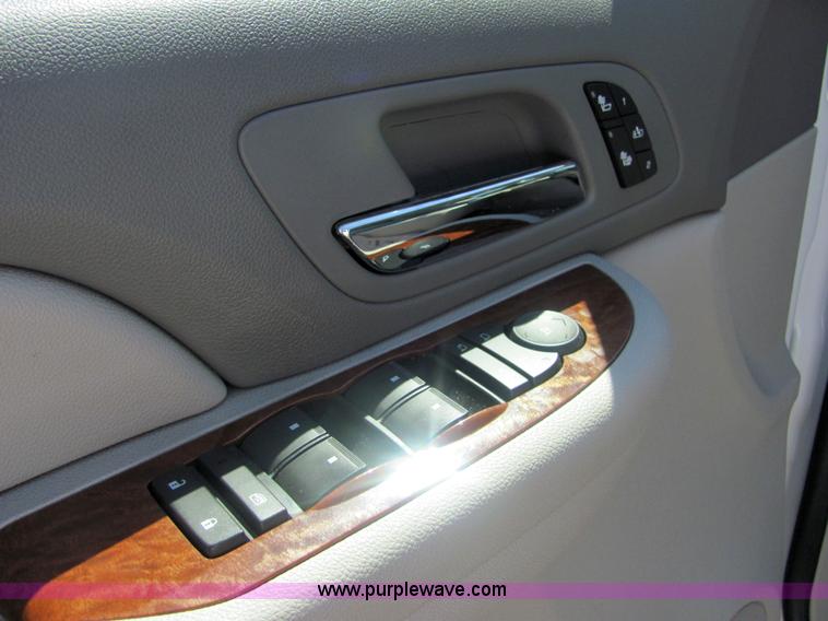 image for item 4735 2007 GMC Yukon