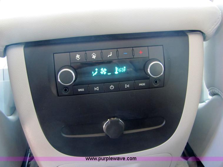 image for item 4735 2007 GMC Yukon