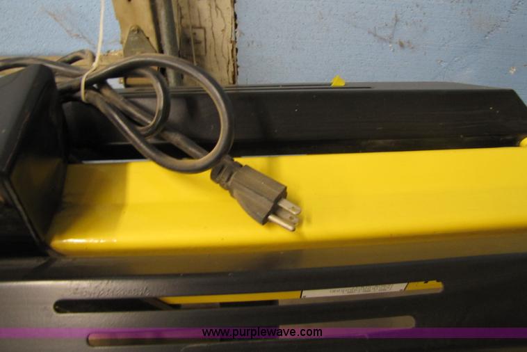 image for item 4769 R-Kraft log splitter