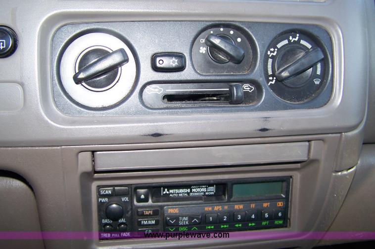 image for item 7303 1997 Mitsubishi Montero Sport LS