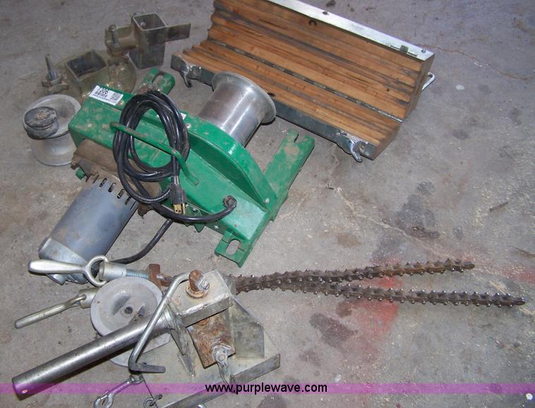 image for item 7306 2001 Greenlee portable cable puller