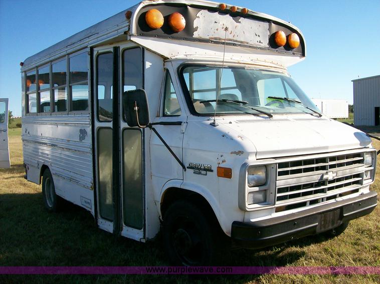 image for item 1108 1991 Chevrolet G30 bus