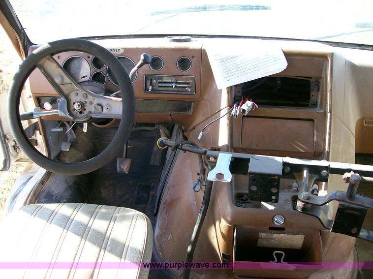 image for item 1108 1991 Chevrolet G30 bus