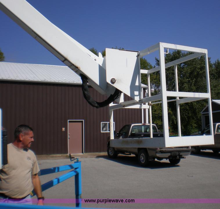 image for item 1460 1997 Ameriquip Eagle 2-45 boom lift