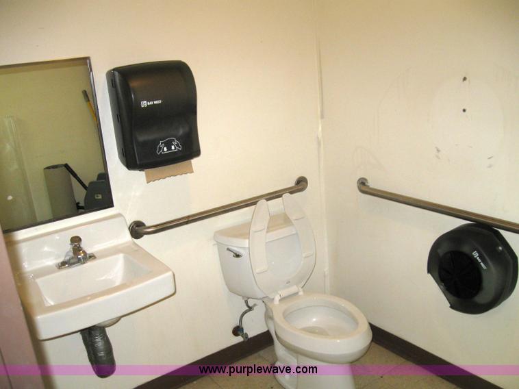 image for item 1554 1990 Heartland Home KanBuild 28' x 66' double wide portable classroom unit