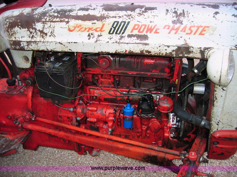 image for item 1701 Ford 801 tractor