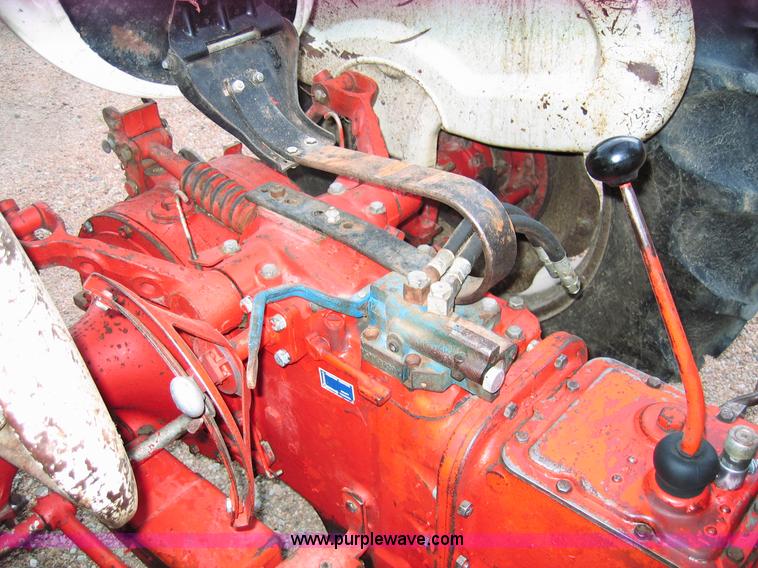 image for item 1701 Ford 801 tractor