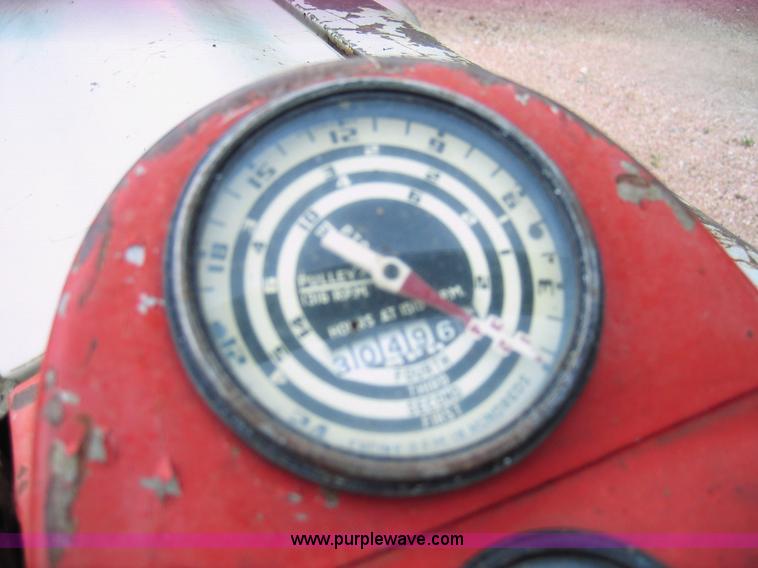 image for item 1701 Ford 801 tractor