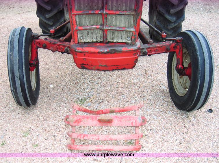 image for item 1701 Ford 801 tractor