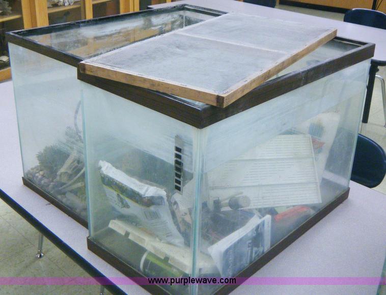image for item 2019 (8) aquariums