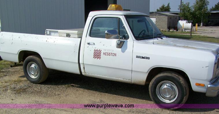 image for item 2291 1993 Dodge Ram D150 pickup truck