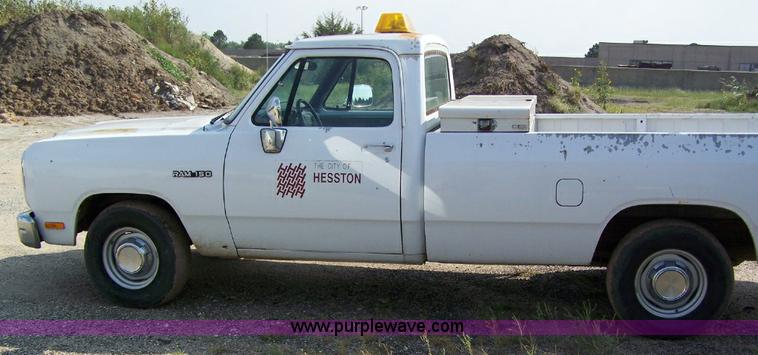 image for item 2291 1993 Dodge Ram D150 pickup truck