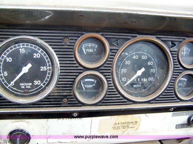 image for item 2292 1979 Ford F600 bucket truck