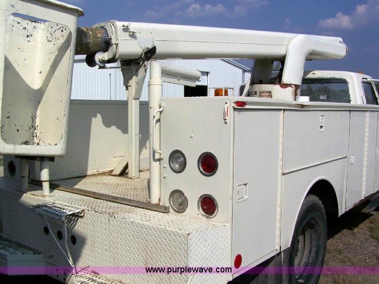 image for item 2292 1979 Ford F600 bucket truck