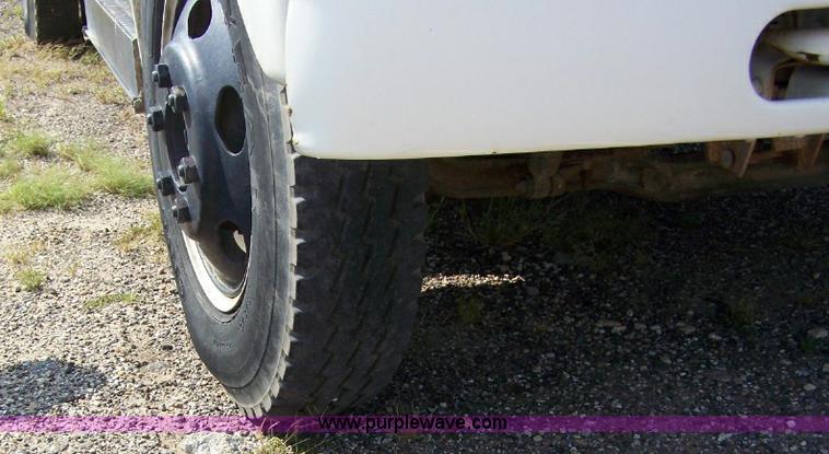 image for item 2292 1979 Ford F600 bucket truck