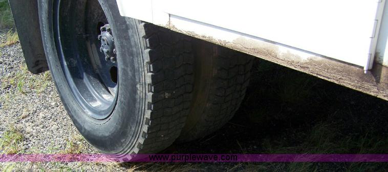 image for item 2292 1979 Ford F600 bucket truck