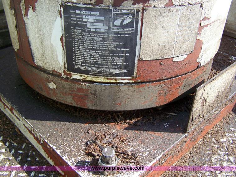 image for item 2292 1979 Ford F600 bucket truck