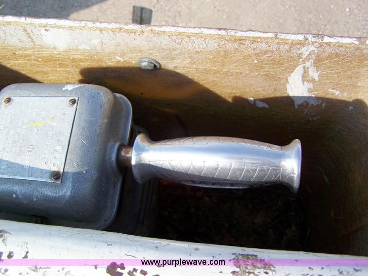 image for item 2292 1979 Ford F600 bucket truck