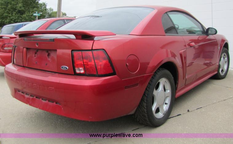 image for item 2396 2002 Ford Mustang