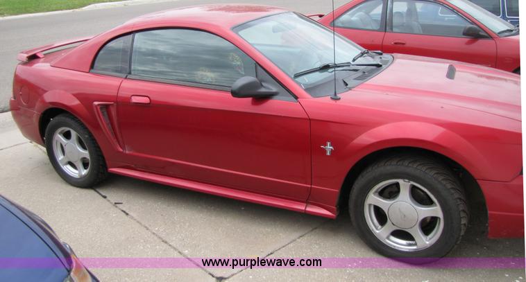 image for item 2396 2002 Ford Mustang