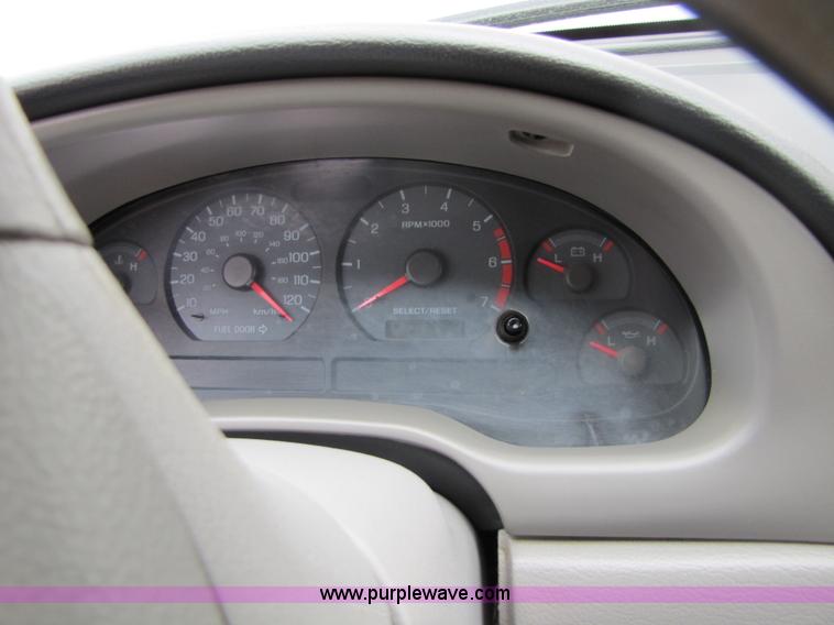 image for item 2396 2002 Ford Mustang