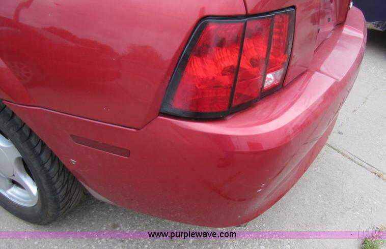 image for item 2396 2002 Ford Mustang