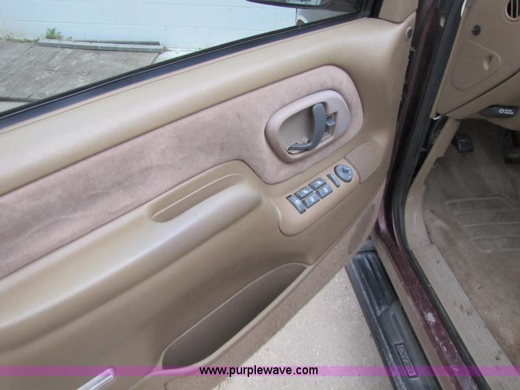 image for item 2398 1995 Chevrolet C1500 Suburban