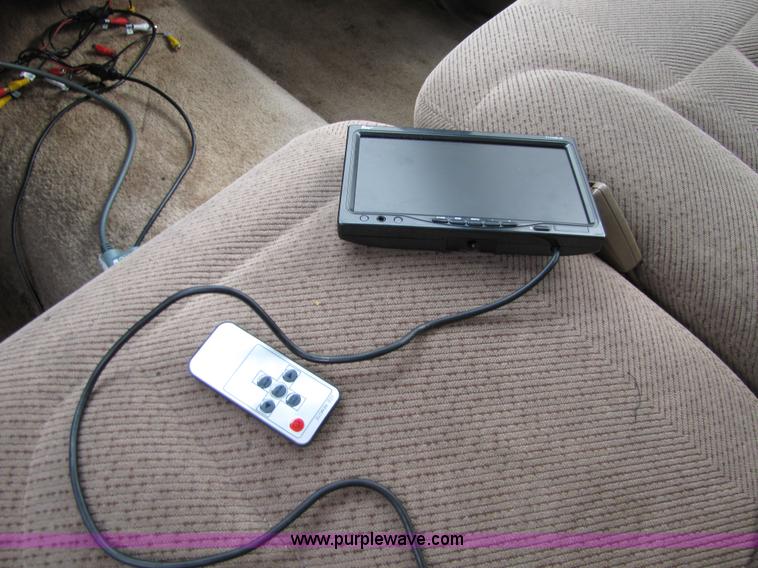 image for item 2398 1995 Chevrolet C1500 Suburban