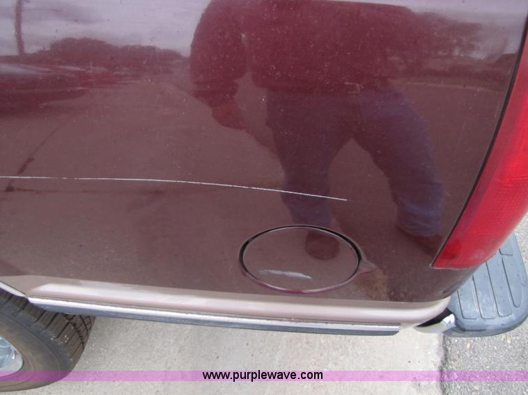 image for item 2398 1995 Chevrolet C1500 Suburban